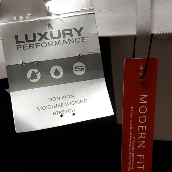 Perry Ellis Modern fit pants - Picture 2 of 3